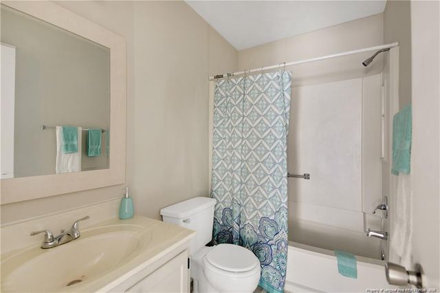 5940 Laguna Drive, Fayetteville, NC 28314