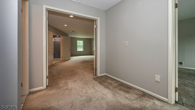 42 Bowfell Ct, Wayne Twp., NJ 07470