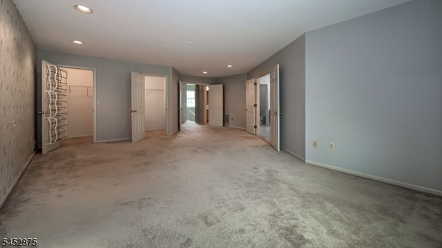 42 Bowfell Ct, Wayne Twp., NJ 07470