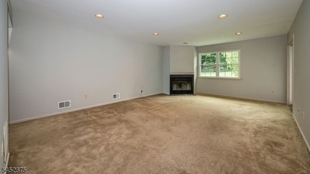42 Bowfell Ct, Wayne Twp., NJ 07470
