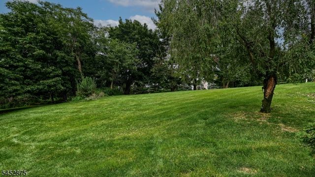 42 Bowfell Ct, Wayne Twp., NJ 07470