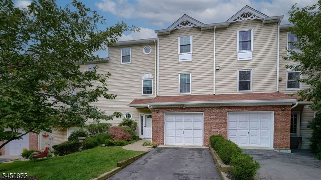 42 Bowfell Ct, Wayne Twp., NJ 07470 — exterior