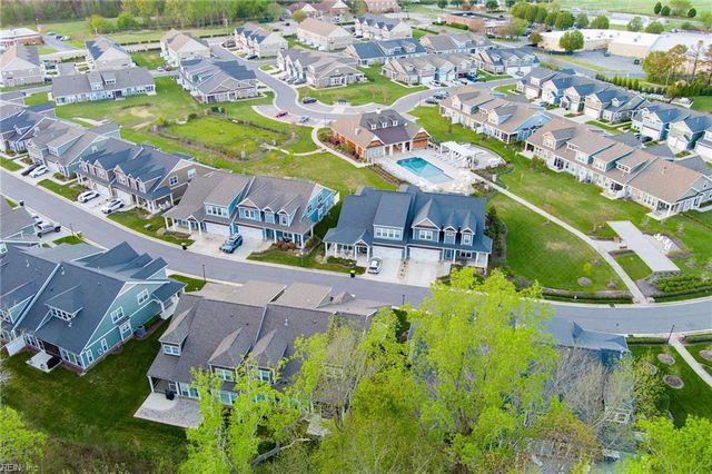 133 Creekfront LN, Suffolk, VA 23435