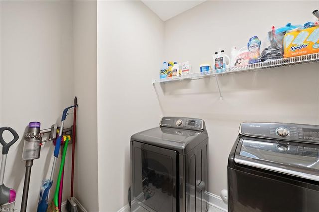 133 Creekfront LN, Suffolk, VA 23435