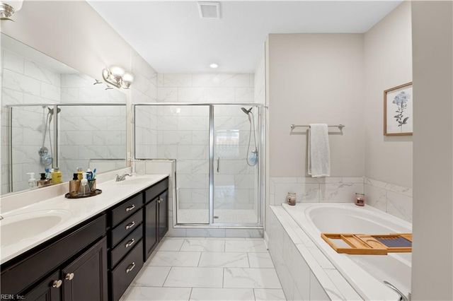 133 Creekfront LN, Suffolk, VA 23435