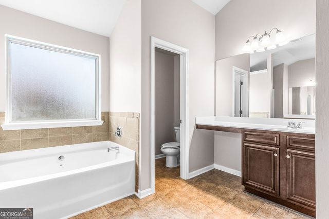 419 Live Oak Pass, Loganville, GA 30052