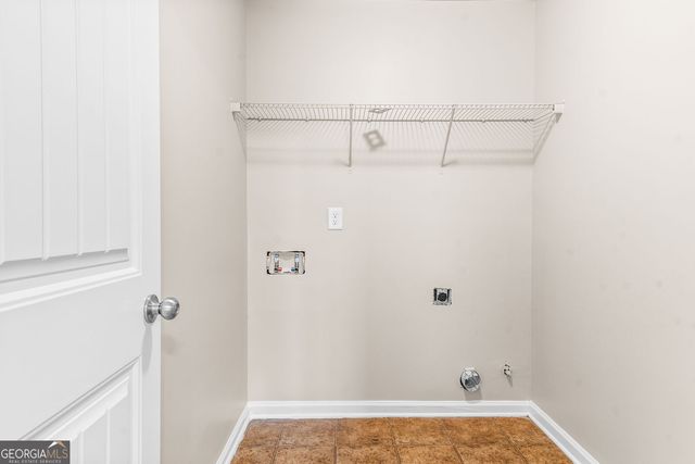 419 Live Oak Pass, Loganville, GA 30052