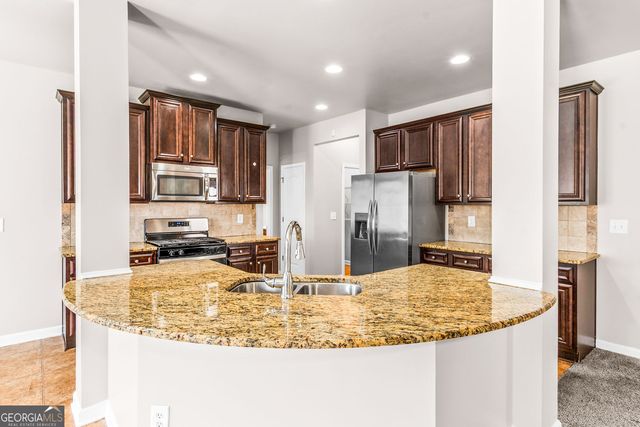 419 Live Oak Pass, Loganville, GA 30052