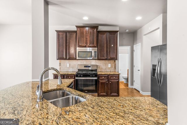 419 Live Oak Pass, Loganville, GA 30052