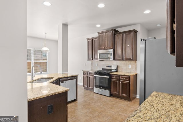 419 Live Oak Pass, Loganville, GA 30052