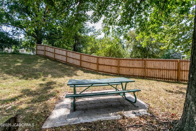 2901 KENBORG, Jefferson City, MO 65109