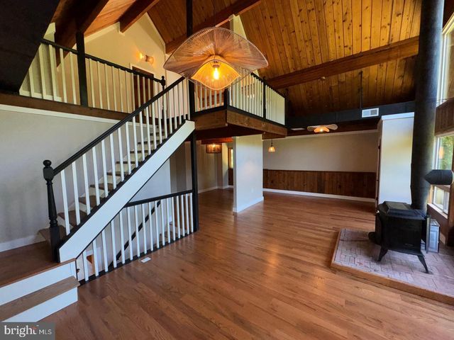 19955 YOUNGS CLIFF RD, Sterling, VA 20165