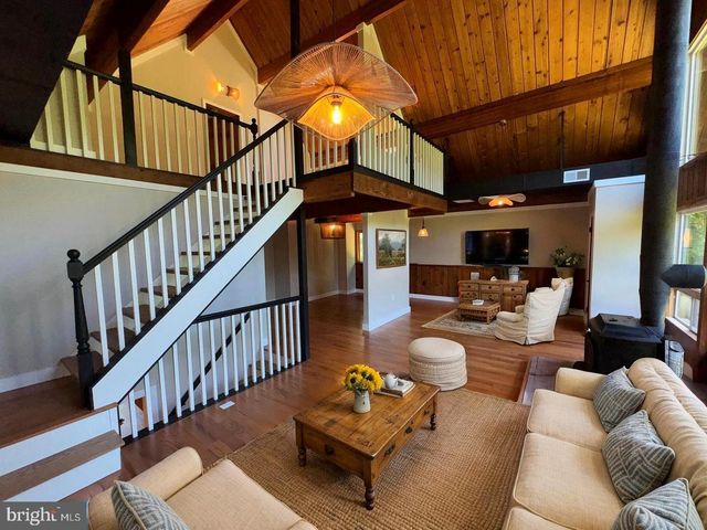 19955 YOUNGS CLIFF RD, Sterling, VA 20165