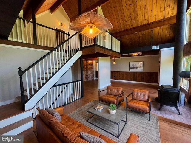 19955 YOUNGS CLIFF RD, Sterling, VA 20165