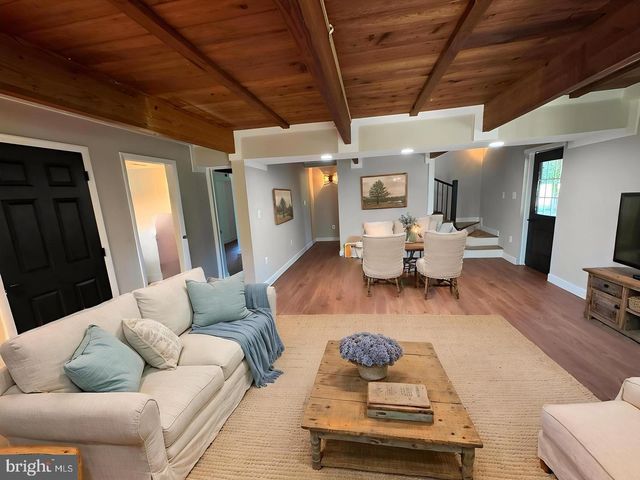 19955 YOUNGS CLIFF RD, Sterling, VA 20165