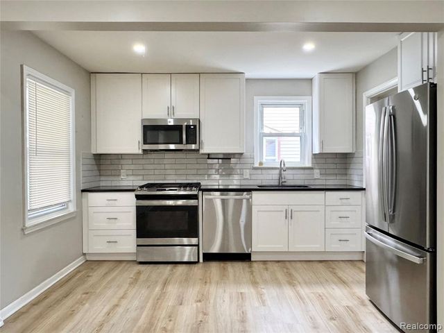 24730 Oxford Street, Dearborn, MI 48124