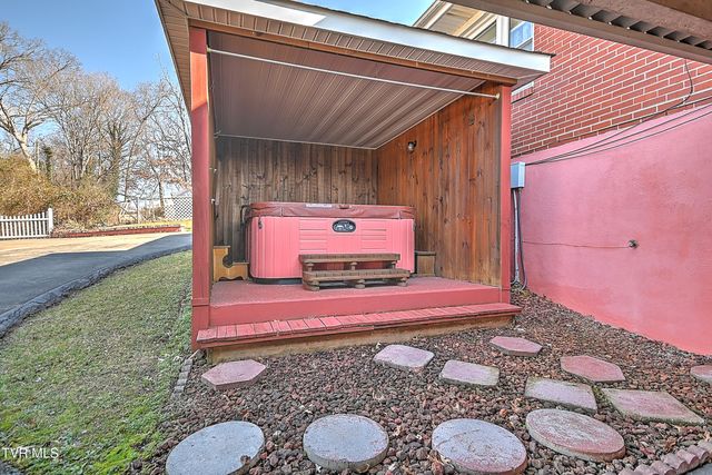 305 Belmont Drive, Bristol, TN 37620