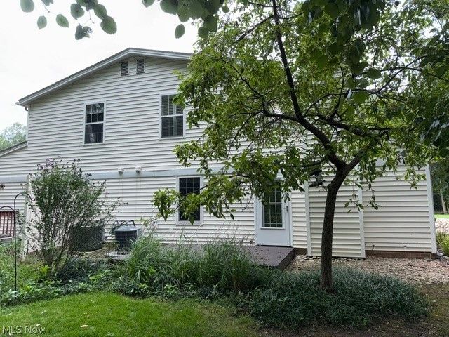 691 S Point Trail, Berea, OH 44017