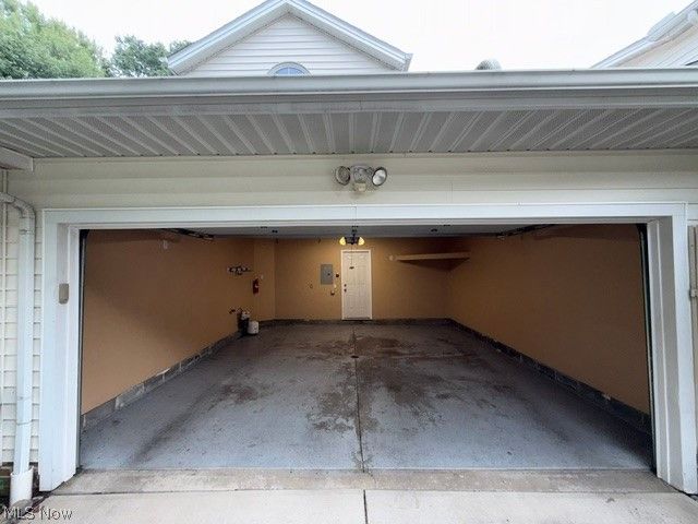 691 S Point Trail, Berea, OH 44017