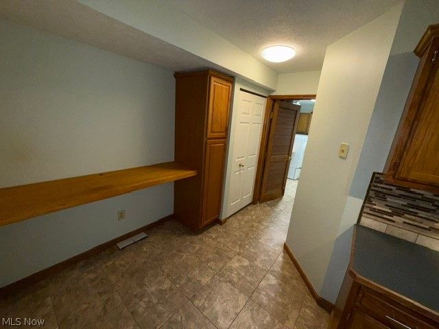 691 S Point Trail, Berea, OH 44017