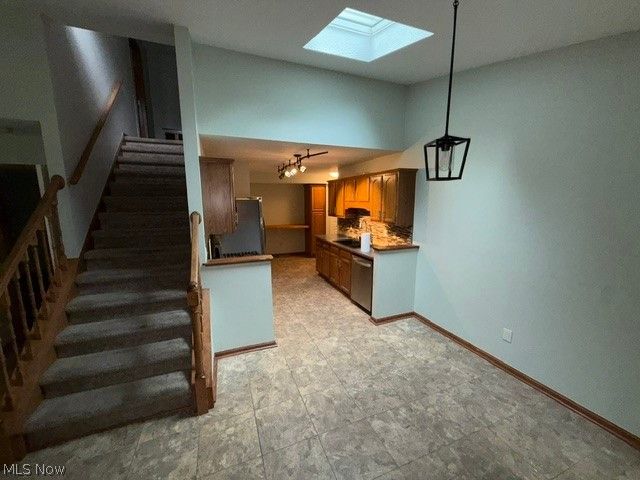 691 S Point Trail, Berea, OH 44017