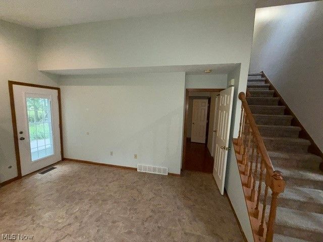 691 S Point Trail, Berea, OH 44017