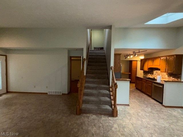 691 S Point Trail, Berea, OH 44017
