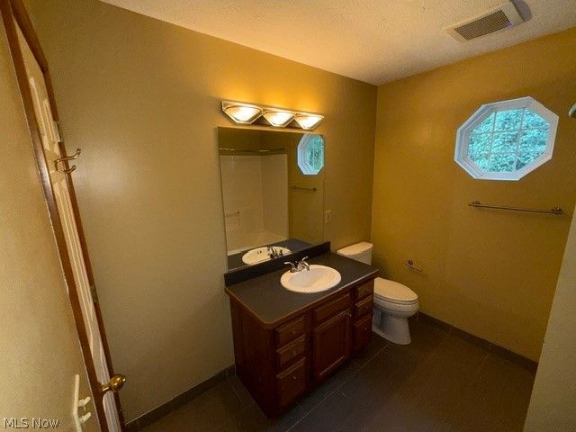 691 S Point Trail, Berea, OH 44017