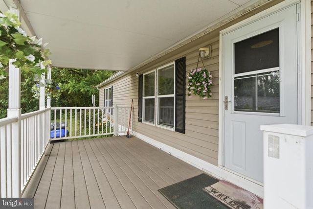 1 ORCHARD LN, Spring City, PA 19475