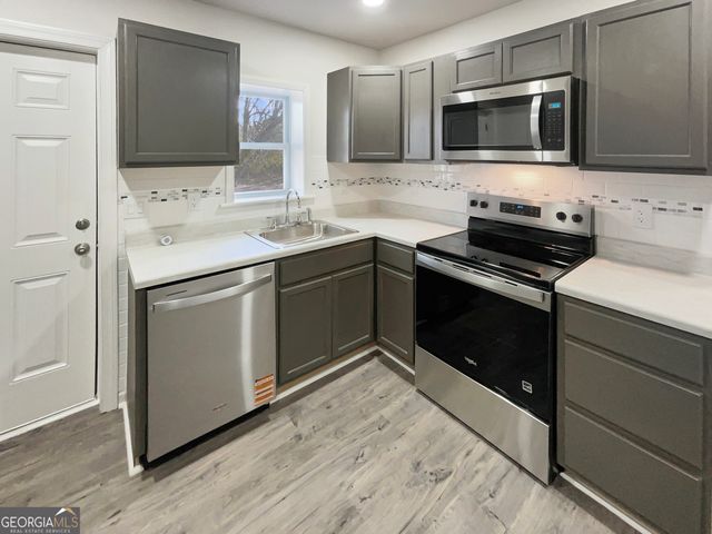 28 Elm Street, Hampton, GA 30228