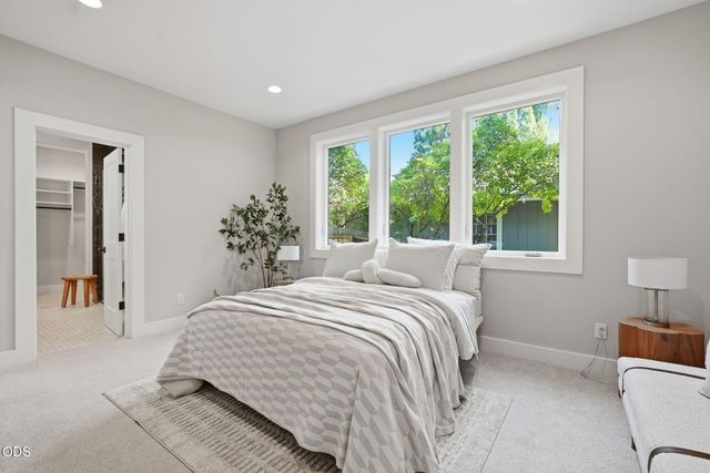 1548 NW Elgin Avenue 1 & 2, Bend, OR 97703