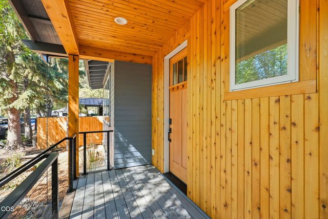1548 NW Elgin Avenue 1 & 2, Bend, OR 97703