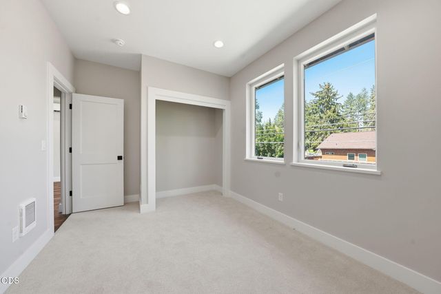 1548 NW Elgin Avenue 1 & 2, Bend, OR 97703