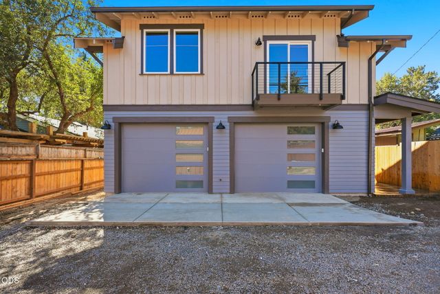 1548 NW Elgin Avenue 1 & 2, Bend, OR 97703