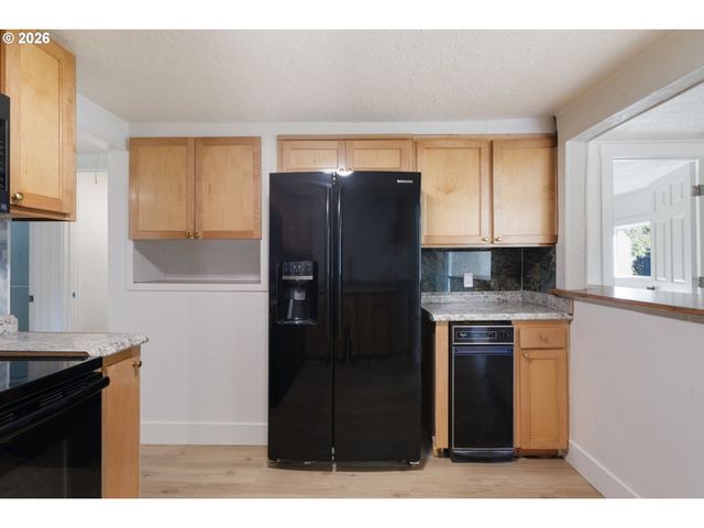 1065 9TH St, Washougal, WA 98671