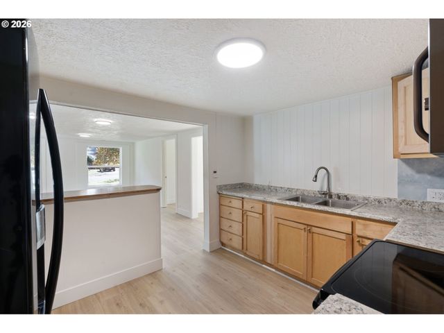 1065 9TH St, Washougal, WA 98671