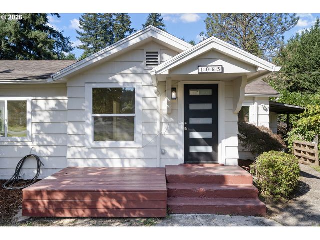 1065 9TH St, Washougal, WA 98671