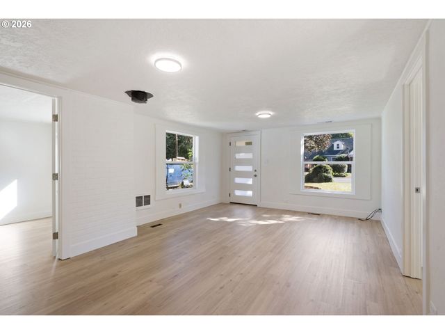 1065 9TH St, Washougal, WA 98671