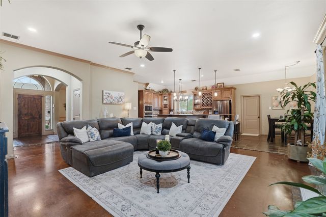 217 Silver Rose Boulevard, Burleson, TX 76028