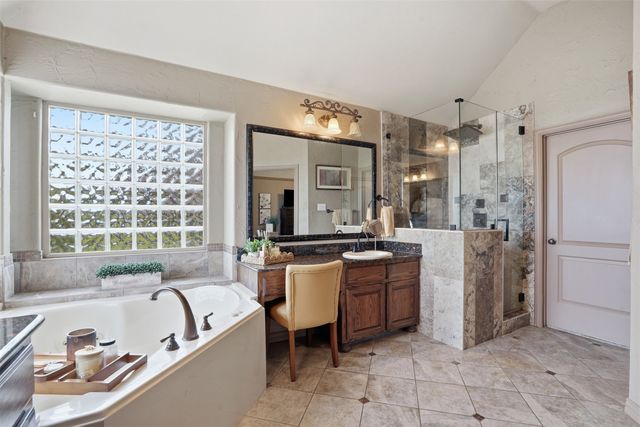 217 Silver Rose Boulevard, Burleson, TX 76028