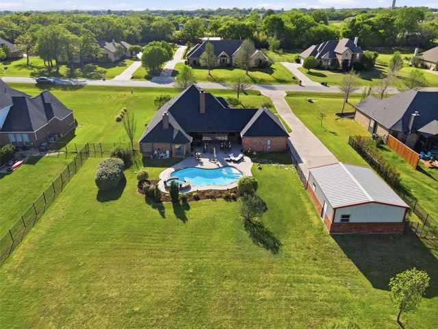 217 Silver Rose Boulevard, Burleson, TX 76028