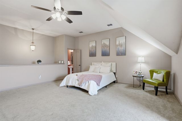 217 Silver Rose Boulevard, Burleson, TX 76028