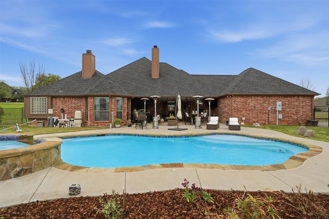 217 Silver Rose Boulevard, Burleson, TX 76028