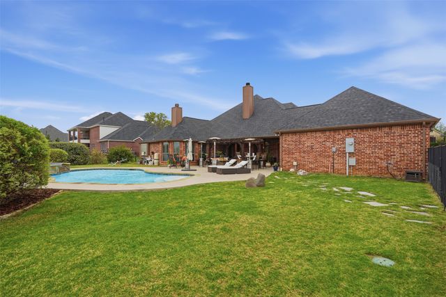 217 Silver Rose Boulevard, Burleson, TX 76028