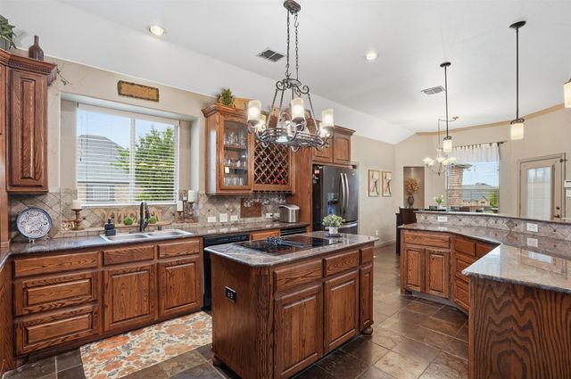 217 Silver Rose Boulevard, Burleson, TX 76028