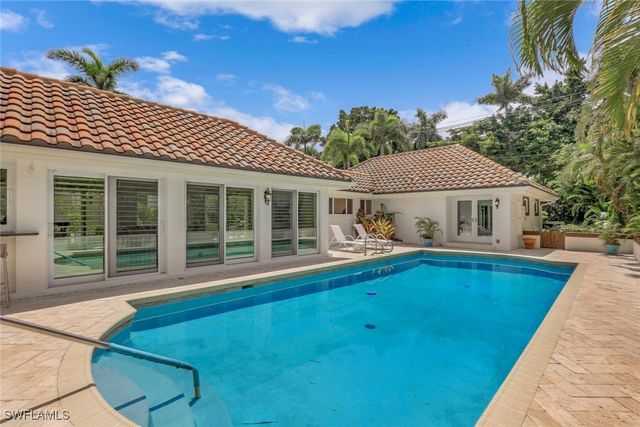 655 Galleon DR, Naples, FL 34102