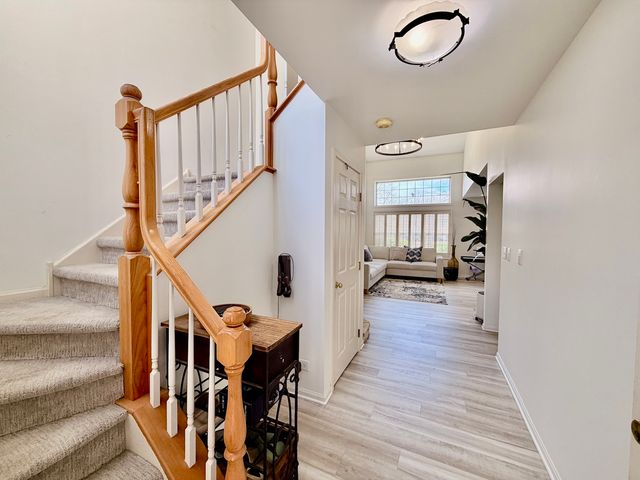 1535 Chatfield Court, Roselle, IL 60172