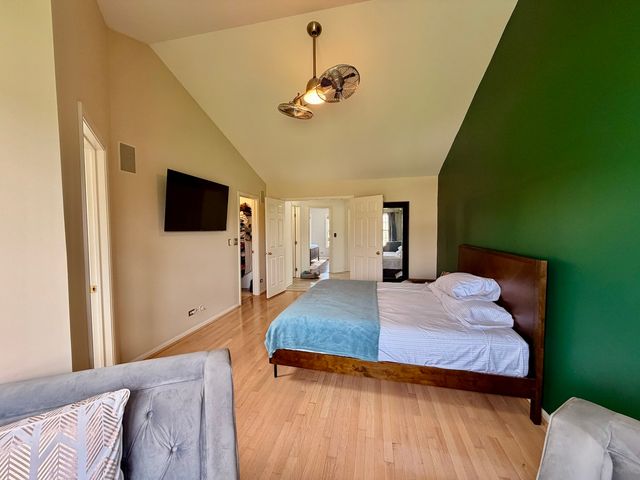 1535 Chatfield Court, Roselle, IL 60172