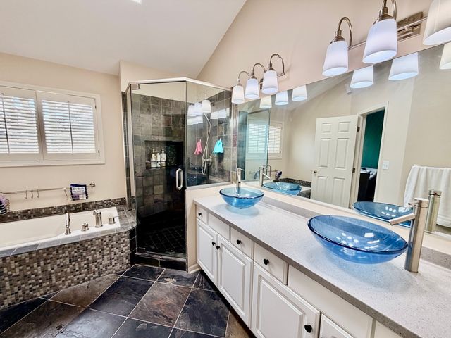 1535 Chatfield Court, Roselle, IL 60172