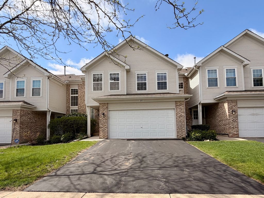 1535 Chatfield Court, Roselle, IL 60172